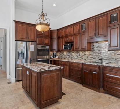 Fully equipped chef’s kitchen with double ovens