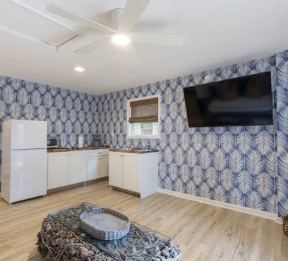 Newly Renovated: Bungalow Kitchen