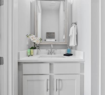 Top Floor King Bedroom Bath