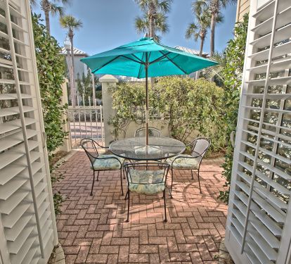 1st Floor Master Courtyard, outdoor dining at its best