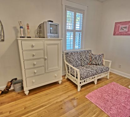 cute kids bunk room for 2-3, and a Tommy bahama couch