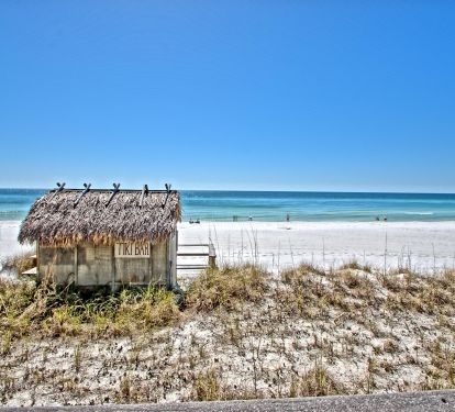 tiki bar on the beach at Majestic Sun