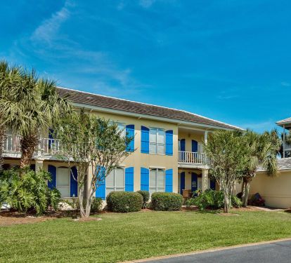 3 BR / 3 BA + Bonus Rm * Sleeps 14 * 2300 sq/ft on 1st Beach Street * 2 houses from Pool * Free WIFI