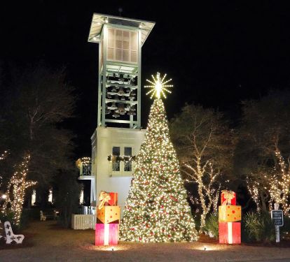 BEAUTIFUL CHRISTMAS SEASON AT CARILLON