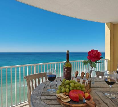 Set your table with Wine and Fruit and Relax!