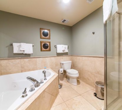 Large Master Bath With Separate Walk In Shower And Jacuzzi Tub