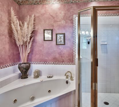 MASTER BATH WITH JACUZZI &amp; SHOWER
