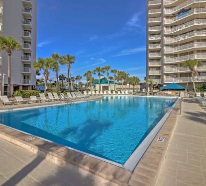 Pool Between D and E Building