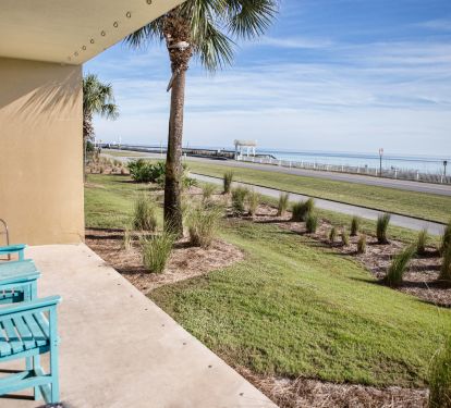 GULF FRONT - Enjoy your morning coffee watching dolphins swim from our patio!