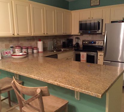 New granite countertops, new stainless steel appliances. Fully equipped kitchen with all large and small appliances