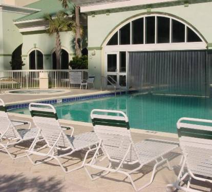 Pool &amp; Jacuzzi