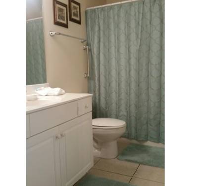 Full Hall Bath
