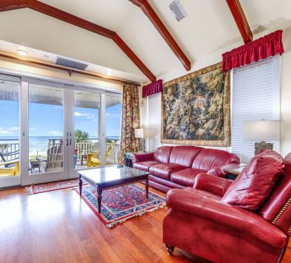 Living Room with View to the Beach