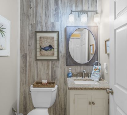 Hal bathroom in hallway 