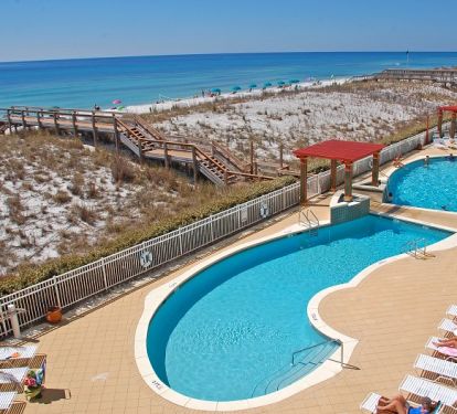 pearl's 2 pools ( one heated )  and hot tub 