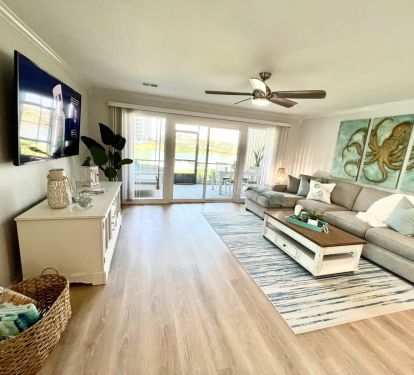 Great Room with view of Stewart Lake
