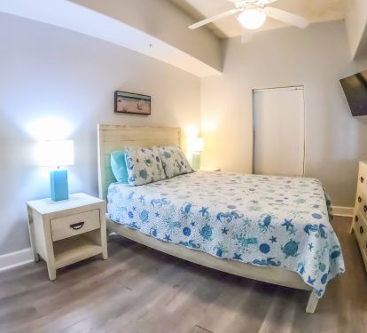 3rd Bedroom (Queen Bed) with Bathroom