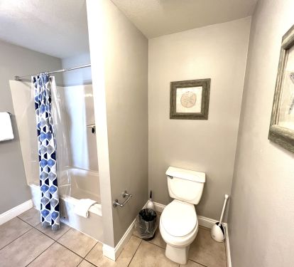 PRIVATE FULL BATH OFF THE KING PRIMARY SUITE -  WALK IN CLOSET!