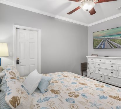 1st King Master Bedroom w/ ensuite bathroom