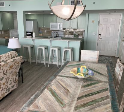Dining room table seats 6, countertop seats 4