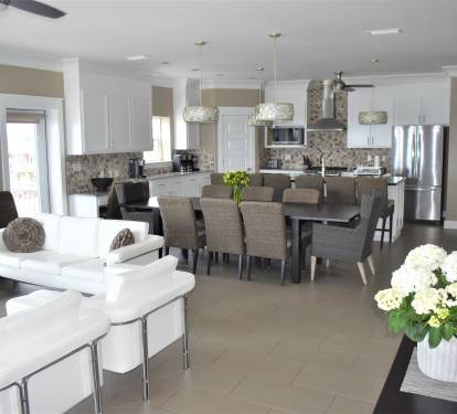 3RD FLOOR MAIN GULF FRONT KITCHEN, DINING, &amp; LIVING WITH PLENTY OF SEATING