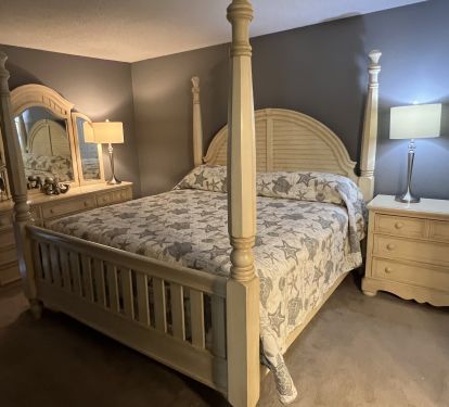 Master bedroom with King bed