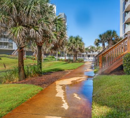 Unit #115 Features Steps to the Beach & Pool_17