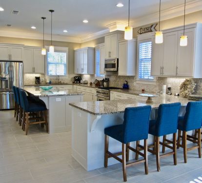 Fully equipped outstanding Kitchen with seating for 8!