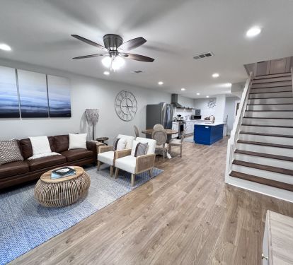 Stylish Townhome-Beach Access_2