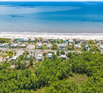 Beach access near to Condo