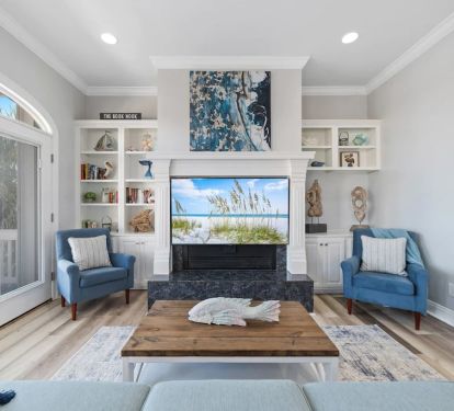 Grand Living room arrangement