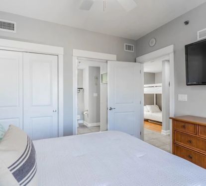 Bedroom 2 with 55" Smart TV and Cable Service