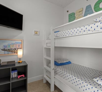 [Bunk Room] Separate room with privacy door and gaming console
