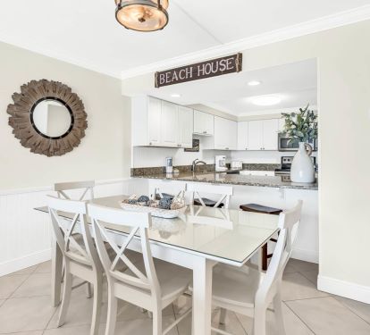 Dining space for 6 + 3 at the breakfast bar!