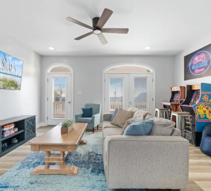 Game room with sleeper sofa