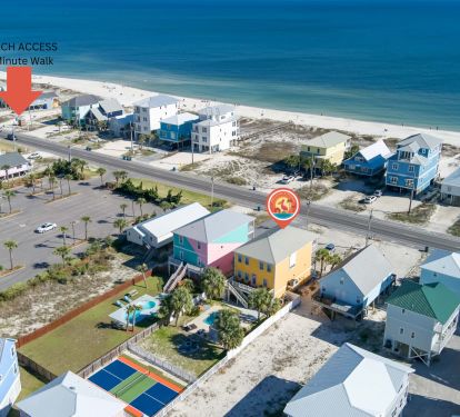 3 minute walk to the beach and beach views from the house