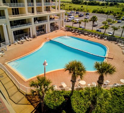 second pool with separate deep end