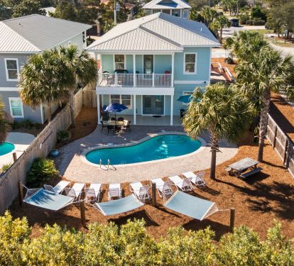 Private backyard getaway!