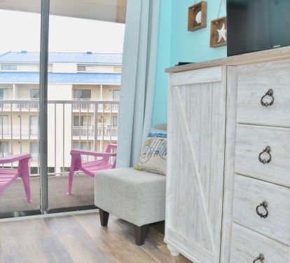 Master Bedroom/Balcony