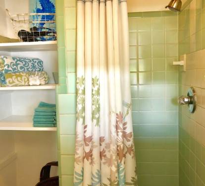 Each Side of the Duplex has 1 Bath exactly like this one 