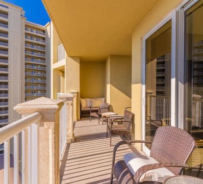 Balcony area with seating for your entire party