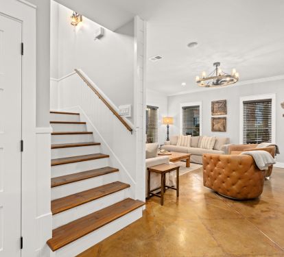 Note the pirate lanterns as you go upstairs. 3br, 2ba upstairs. 