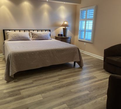 Master Bedroom Suite #2 - Comfortable King Size Bed/ Walk-in Closet