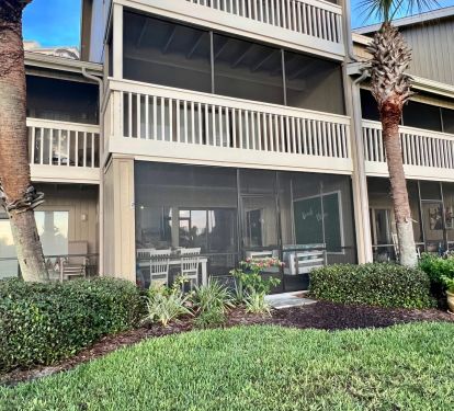 Boardwalk Villa, Ground-Level Unit Overlooking Stewart Lake