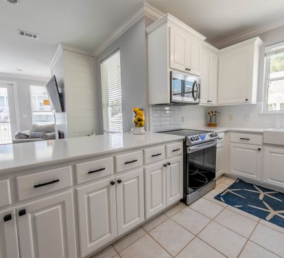 Spacious stocked kitchen