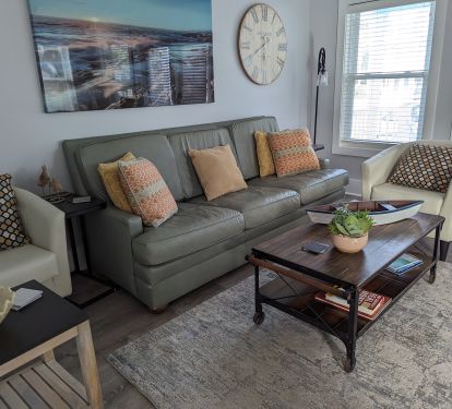 LV #1 with comfortable seating &amp; game area