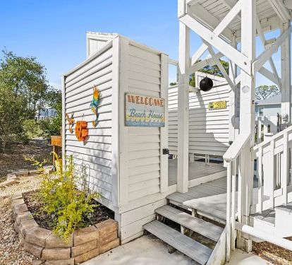 Outdoor Bathroom and Outdoor Shower