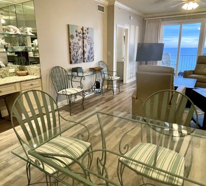 Living Area - Unit 610 Inn at Crystal Beach