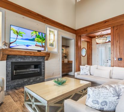 Living Space with SmartTV and Fireplace