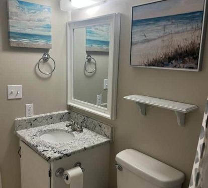 Main bathroom 2